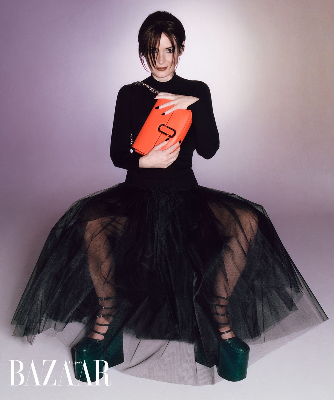 NGÔI SAO STRANGER THINGS WINONA RYDER QUẢNG BÁ TÚI XÁCH MARC JACOBS